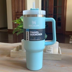 SOLD Stanley: 40 oz Aqua